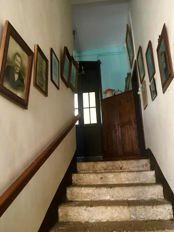 Bed and Breakfast Le 7 Des Tonneliers Castelfranc Esterno foto